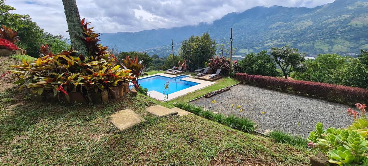 Finca Hotel Tierra Verde Girardota Eksteriør billede