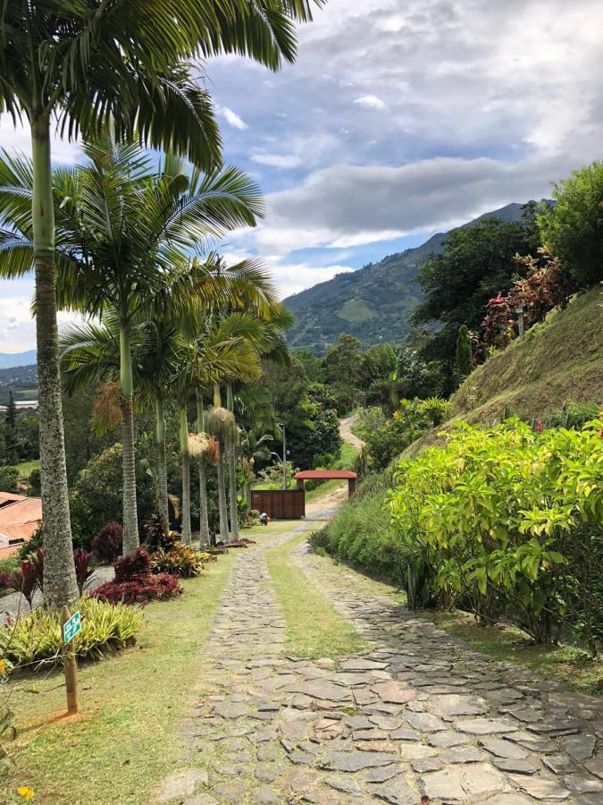 Finca Hotel Tierra Verde Girardota Eksteriør billede