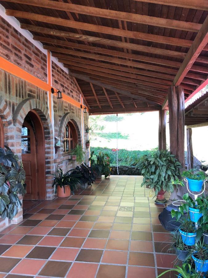 Finca Hotel Tierra Verde Girardota Eksteriør billede