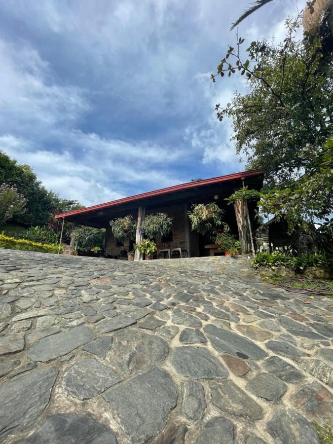 Finca Hotel Tierra Verde Girardota Eksteriør billede