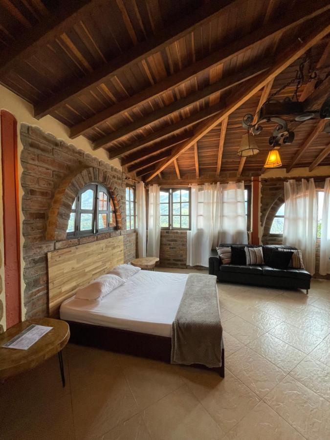 Finca Hotel Tierra Verde Girardota Eksteriør billede